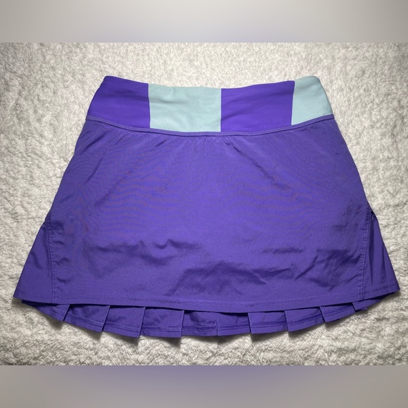 Lululemon Skirt. Good condition- worn once or twice. - Picture 4 of 6